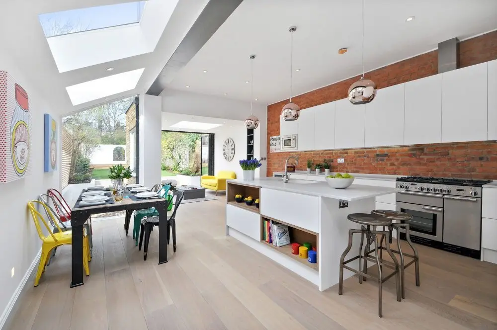 360 camera capturing an immersive property virtual tour