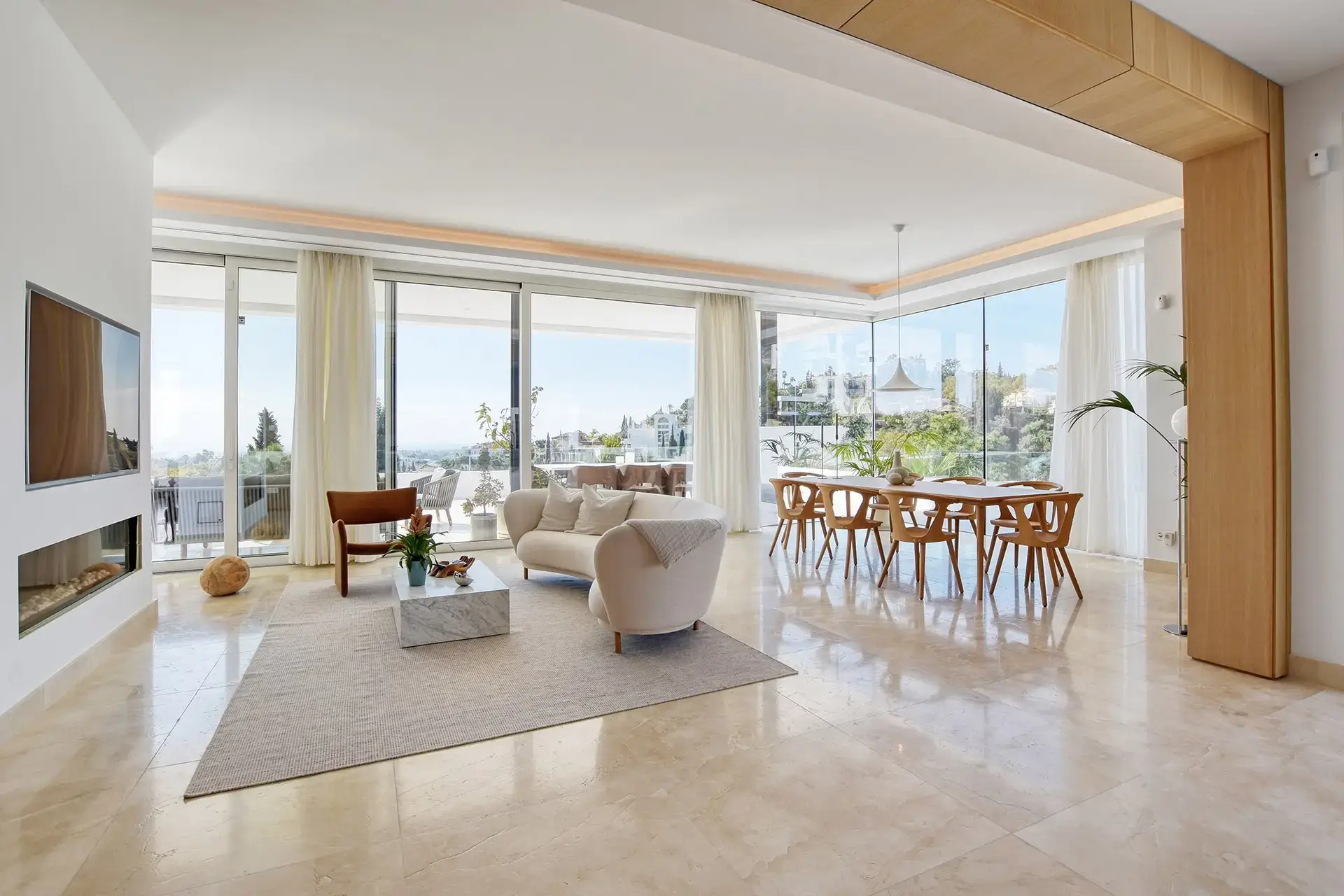 Bright, naturally lit property interior by Photoplan
